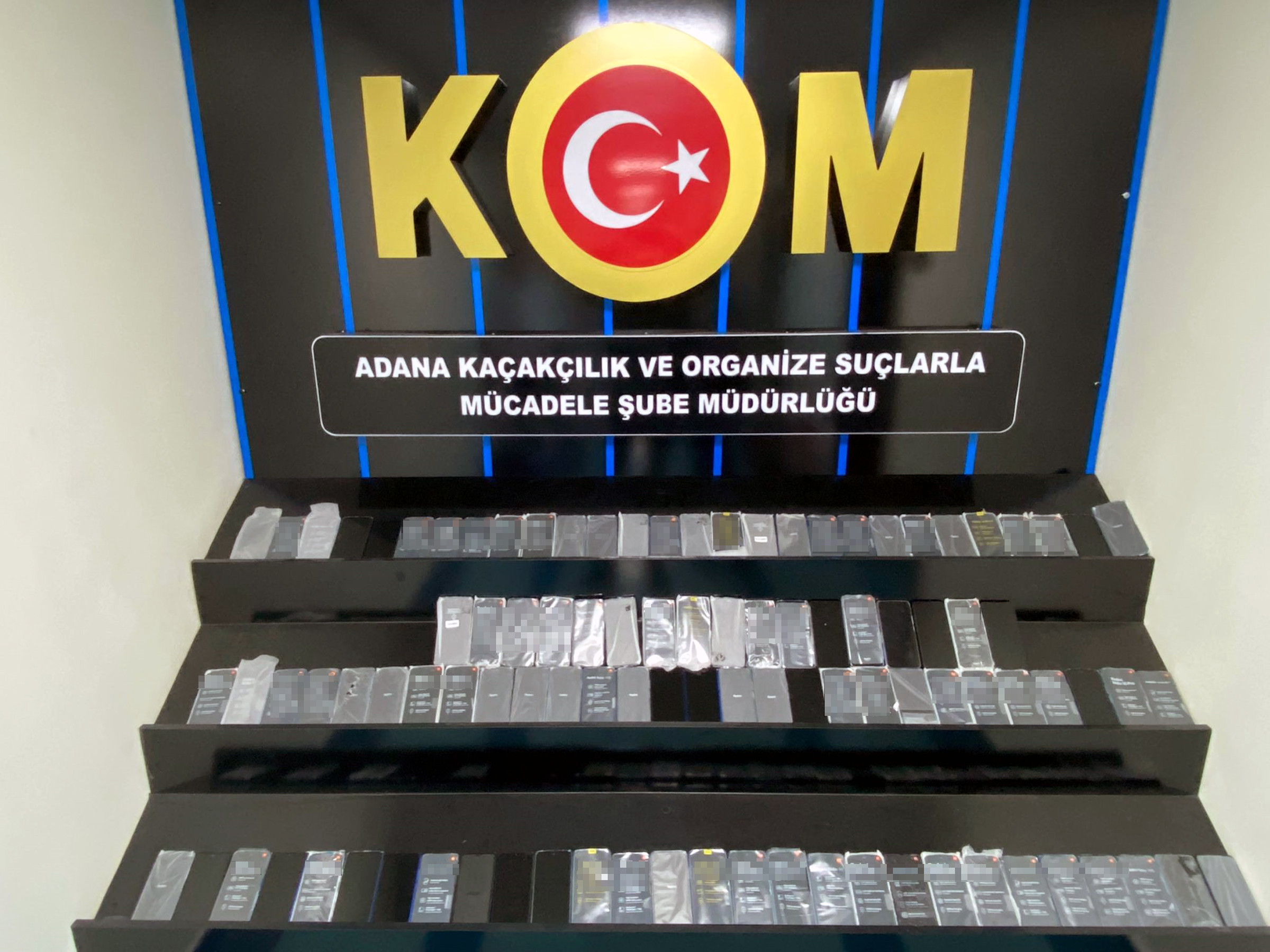 Otomobillerdeki zulalarda kaçak cep telefonları çıktı - Resim : 1