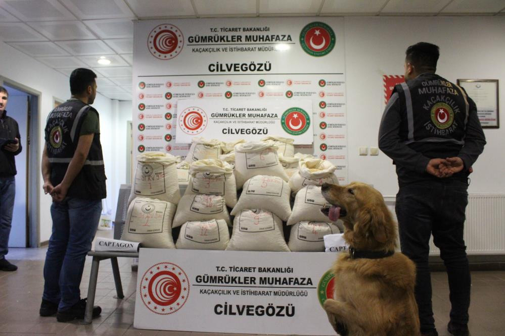 Suriye'den gelen TIR'larda bulundu. Polis saya saya bitiremedi - Resim : 1