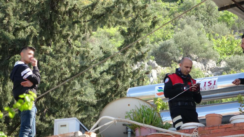 Polisler hayat kurtardı - Resim : 1