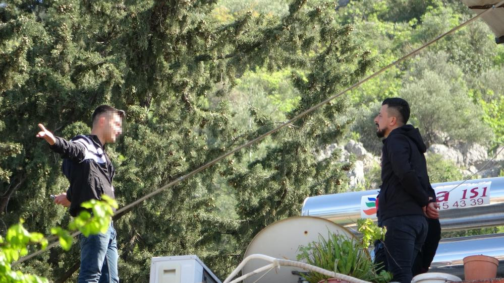 Polisler hayat kurtardı - Resim : 2