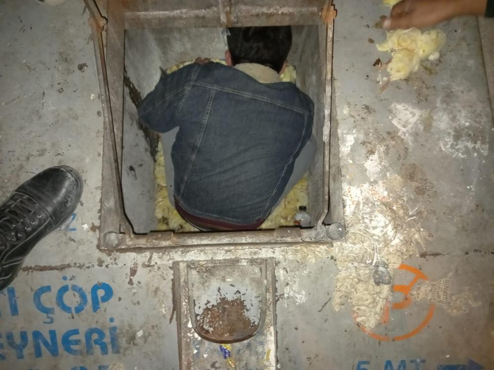 Çöpe atılan civcivleri mahalleli sahiplendi - Resim : 2