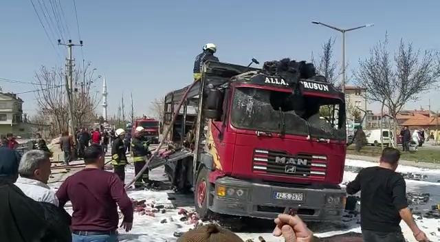 Balata temizleme spreyi yüklü kamyon alev alev yandı - Resim : 3