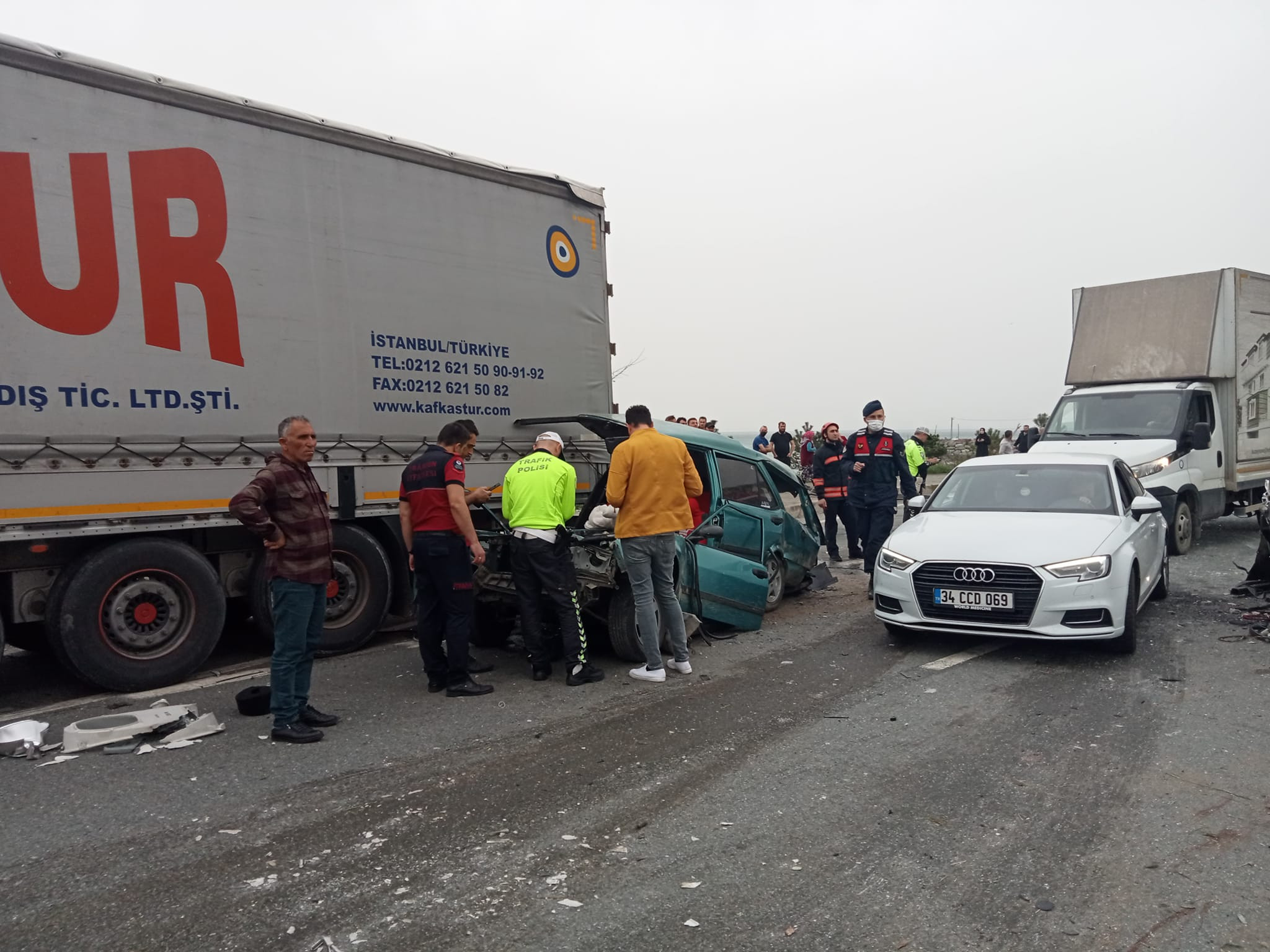 Trabzon’daki feci kaza kamerada! Ortalık savaş alanına döndü… - Resim : 1