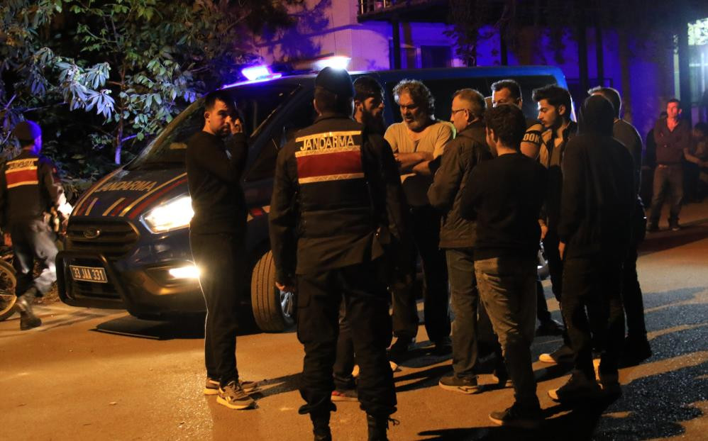 200 kişi 3 köpekle kayıp çocuğu aradı - Resim : 4