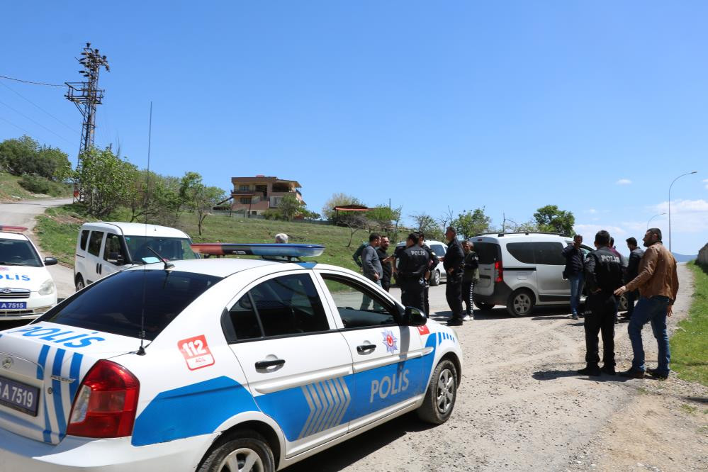 Çalıların arasında insan avı - Resim : 3