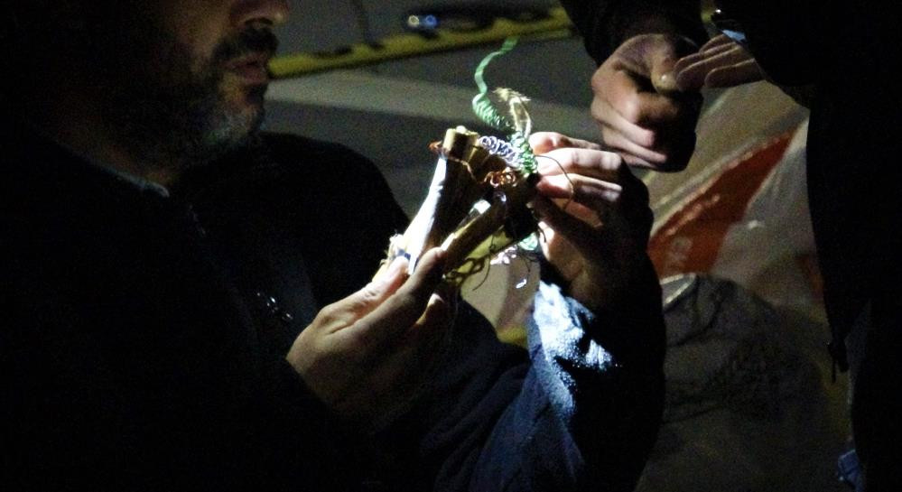 Temizlik işçisi gördü polis alarma geçti. Bomba imha uzmanı göz göze geldi - Resim : 4