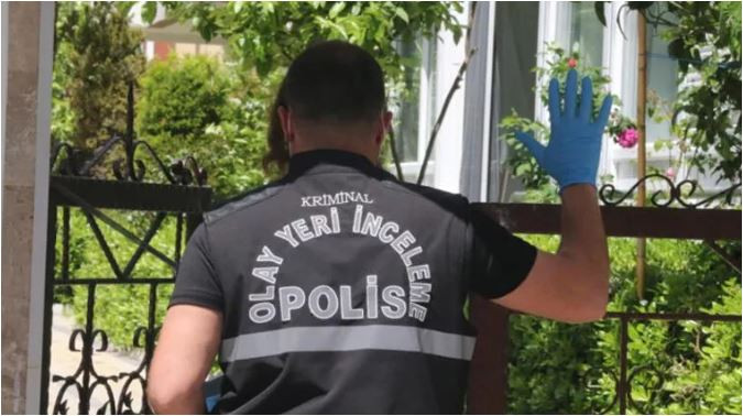 Emekli İngilizce öğretmeni ölü bulundu - Resim : 1