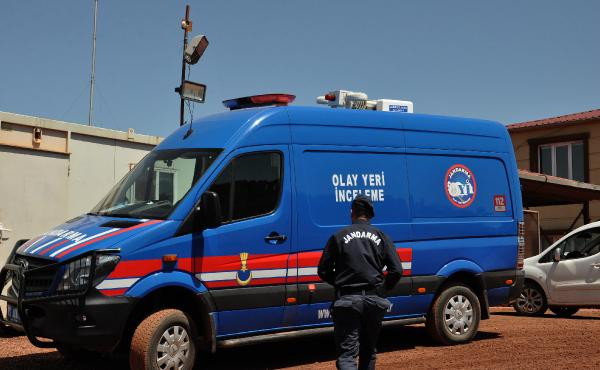 Devrilen iş makinesinin operatörü öldü - Resim : 2