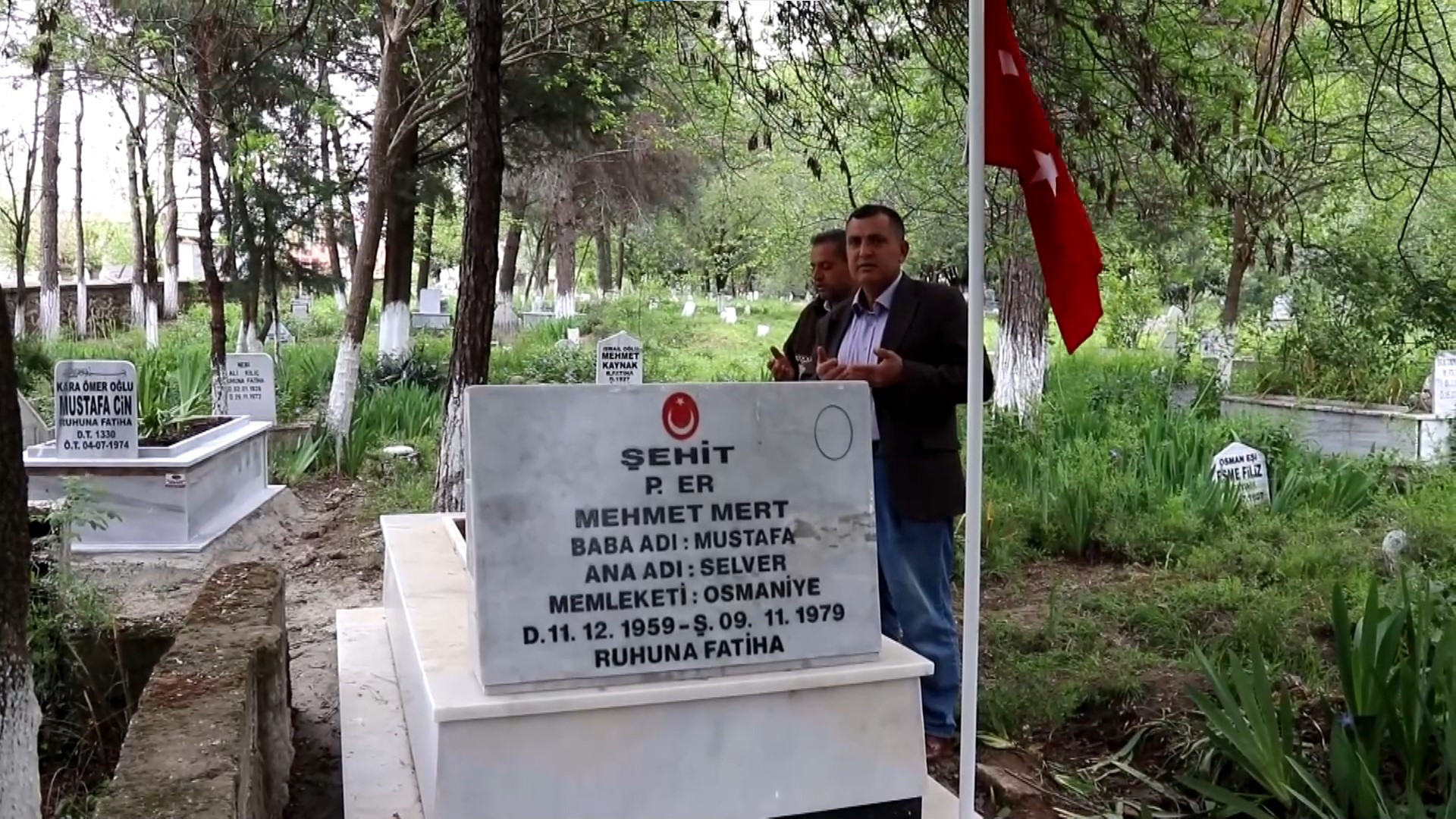 Vefat ettiği zaman kimsesizler mezarlığına defnedilmişti. Şehitliği 42 yıl sonra verilen askerin kabri yeniden düzenlendi - Resim : 1
