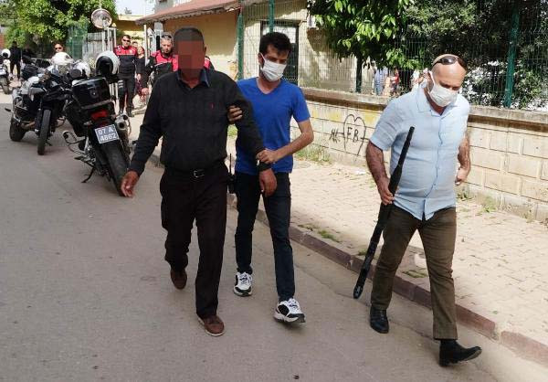 Husumetlilerin tartışması kanlı bitti! Pompalı tüfekle vurdu... - Resim : 2