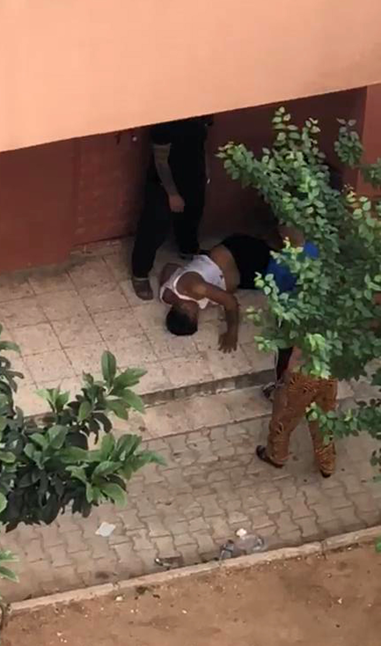 Husumetlilerin tartışması kanlı bitti! Pompalı tüfekle vurdu... - Resim : 3