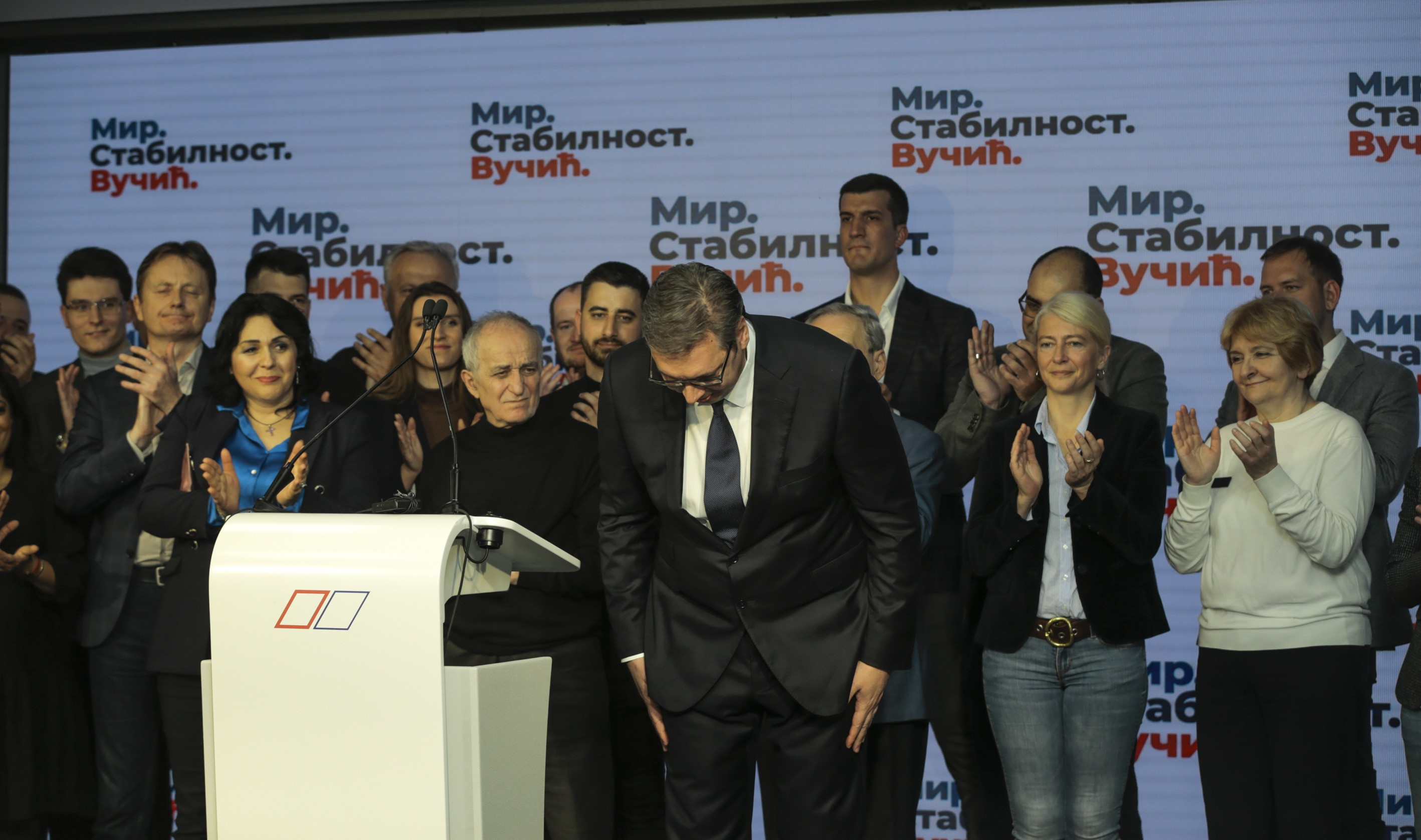 Sırbistan Cumhurbaşkanı Vucic seçimleri kazandığını duyurdu - Resim : 1