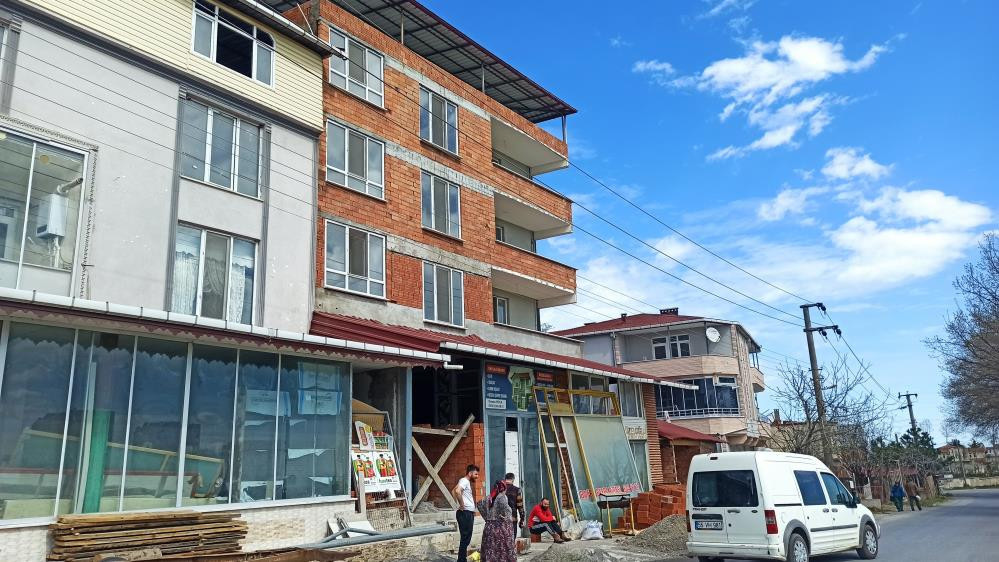 Duvara yazı yazdı ölüme atladı - Resim : 2