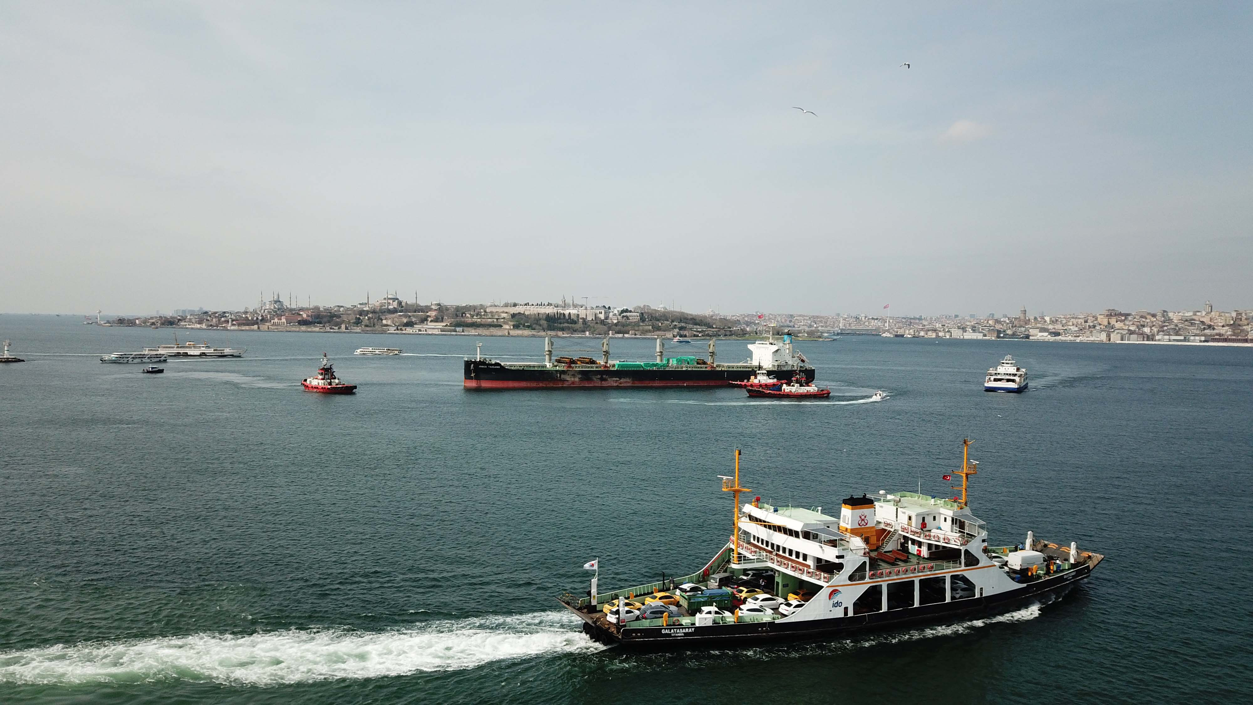 Haydarpaşa’da karaya oturan yük gemisi kurtarıldı - Resim : 2