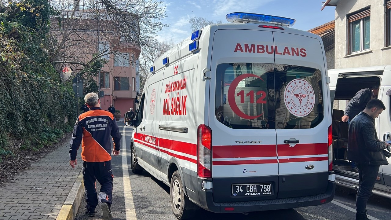 Ters şeritte giden servis minibüsü ile otomobil kafa kafaya çarpıştı - Resim : 5