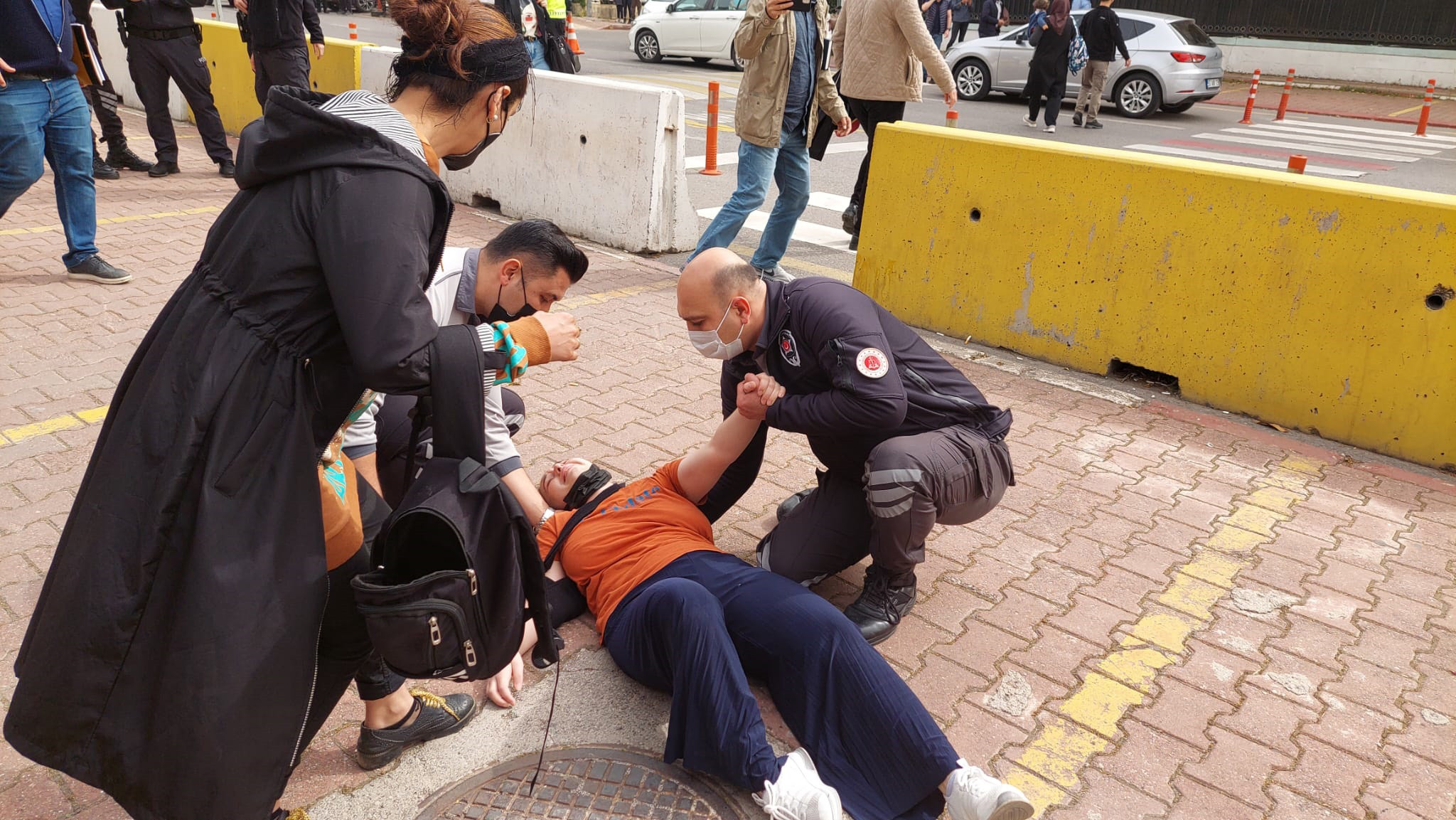 Eski eşini yaralama davası sonrası adliye önünde kurşun yağdırdı! Tekerlekli saldalyeye saklamış… - Resim : 3