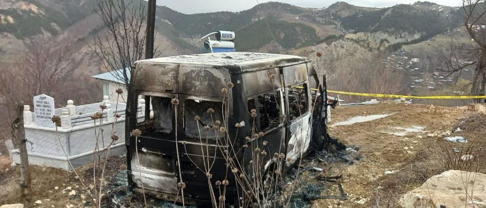 Artvin'de öğrenci servisi alev alev yandı - Resim : 5