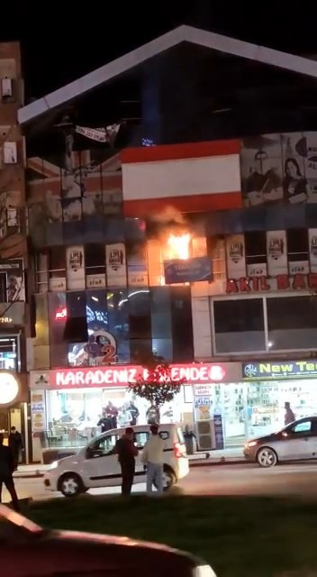 Cinayet zanlısının barı yakıldı. Çatışma anı kamerada - Resim : 3