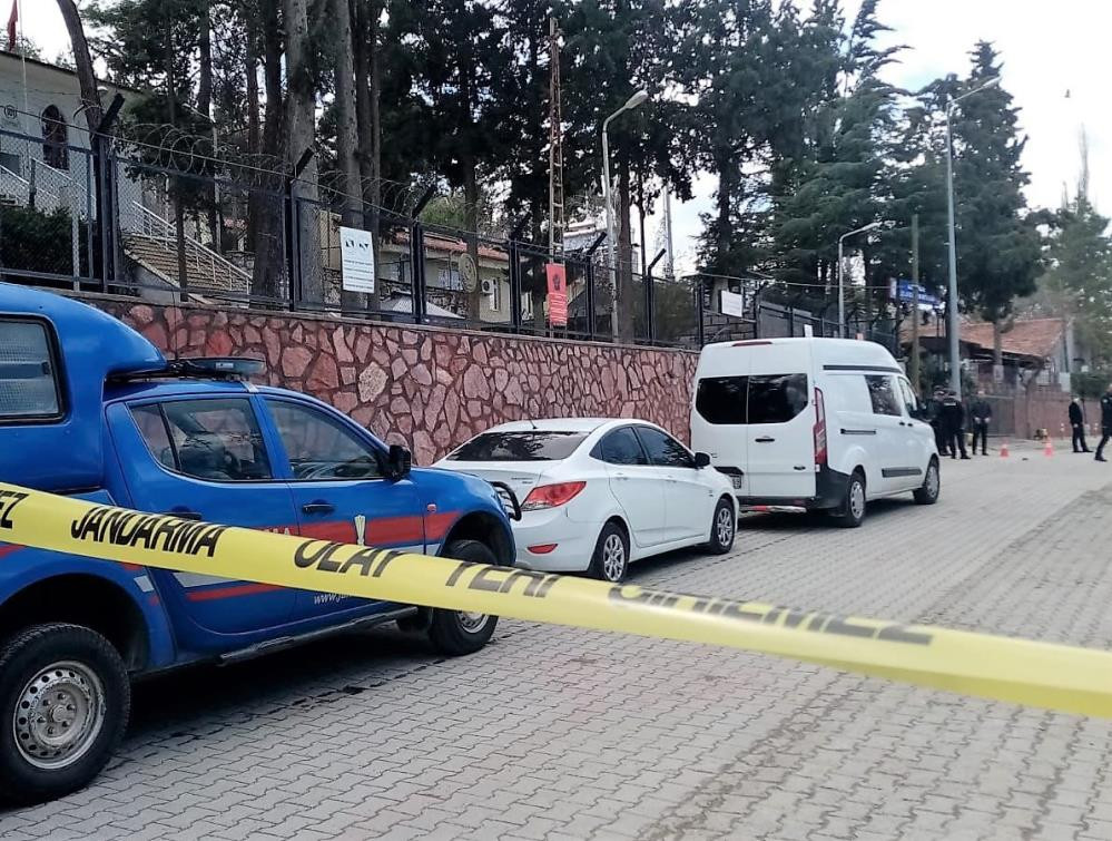 Denizli'de uzman doktoru seyisi öldürdü - Resim : 1