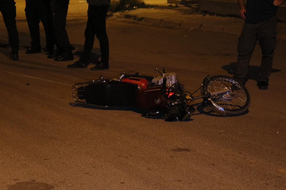 Motosikletli ve kalaşnikoflu kişileri polisin dikkati yakalattı - Resim : 8