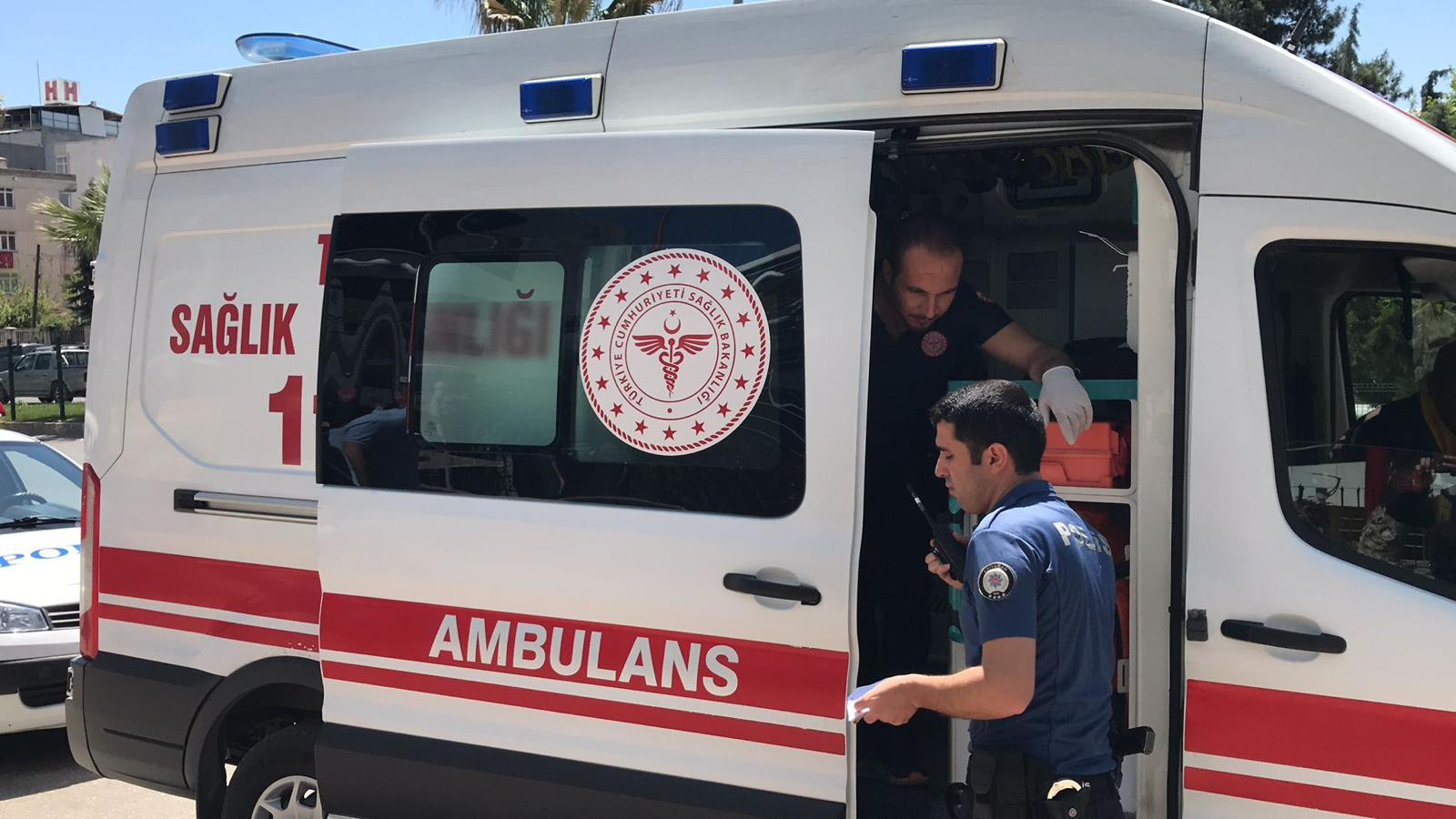 Adliye çıkışı ortalık karıştı! 3 yaralı, 5 gözaltı... - Resim : 5