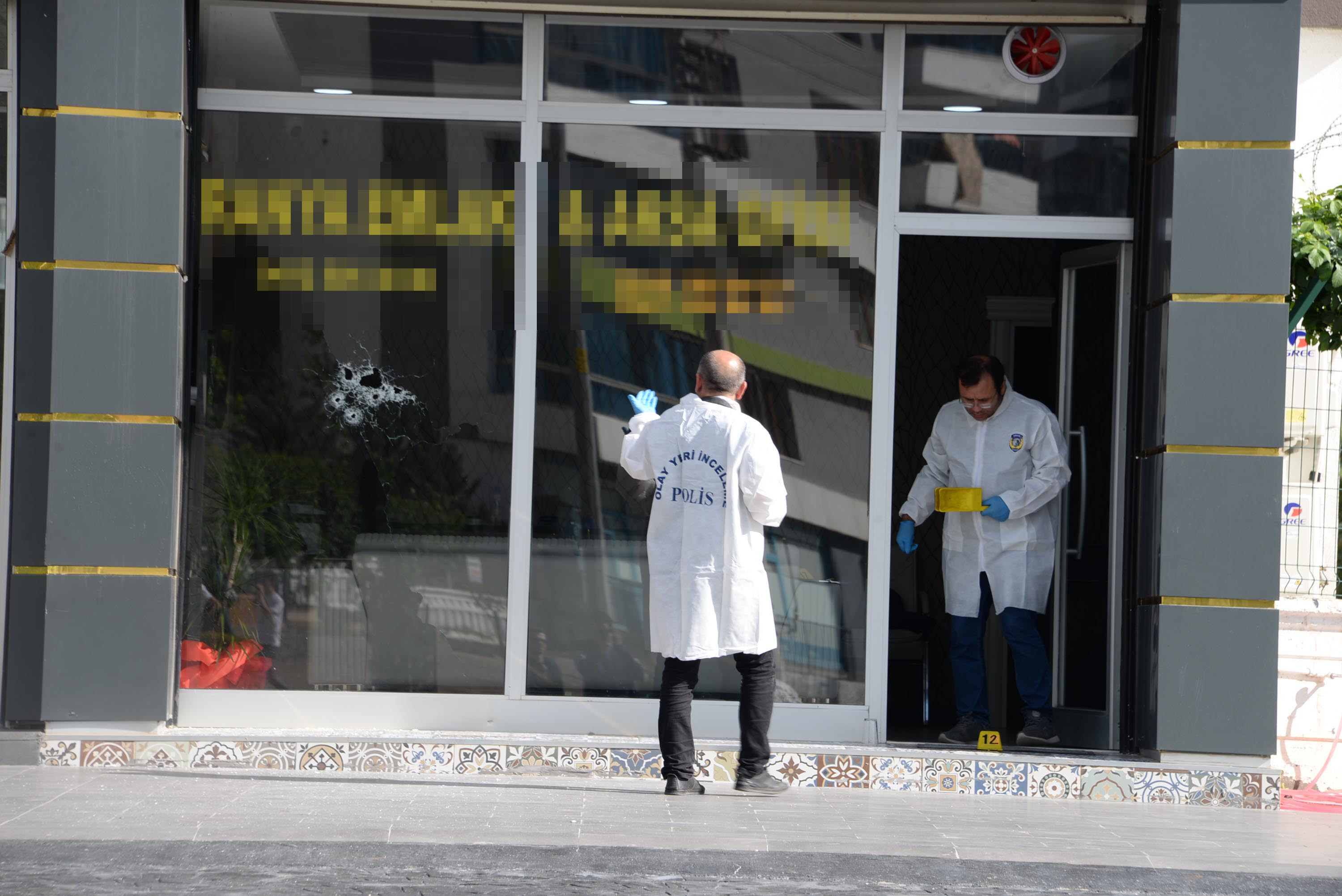 Diyarbakır'da silahlı kavga! Kurşun öğrenci servisine isabet etti: 2 yaralı - Resim : 3