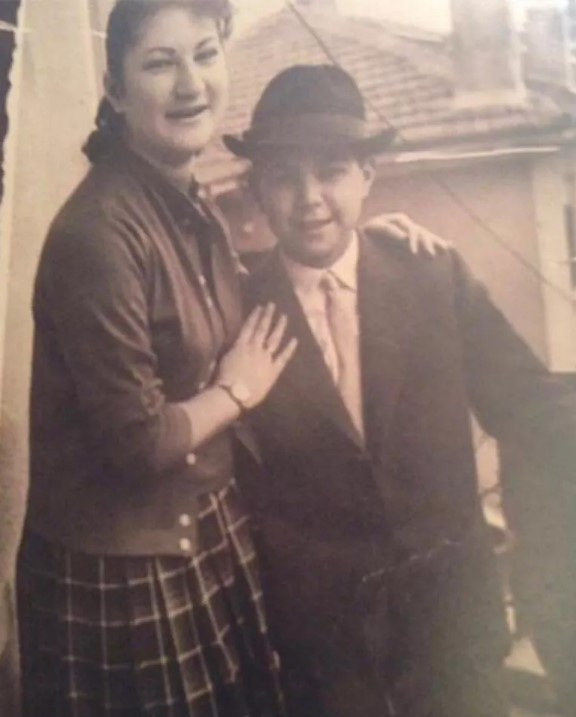 Mazhar Alanson: Şapkasız çıkmazmışım abi - Resim : 1