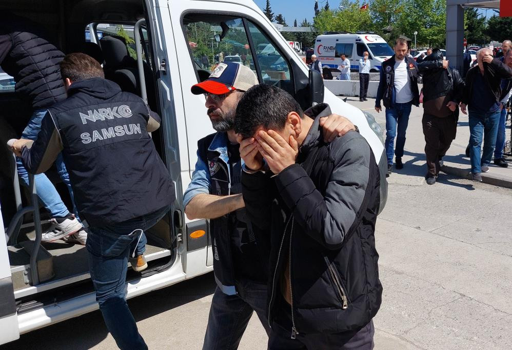 Apart daireye uyuşturucu baskını - Resim : 4