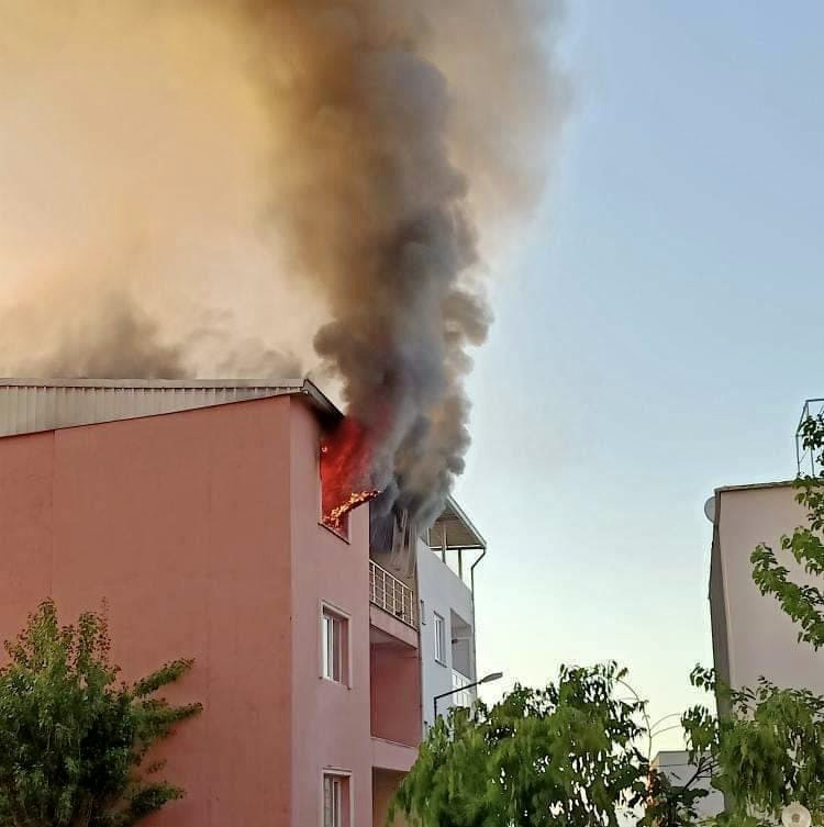 Cinnet geçiren adam evini yaktı - Resim : 2