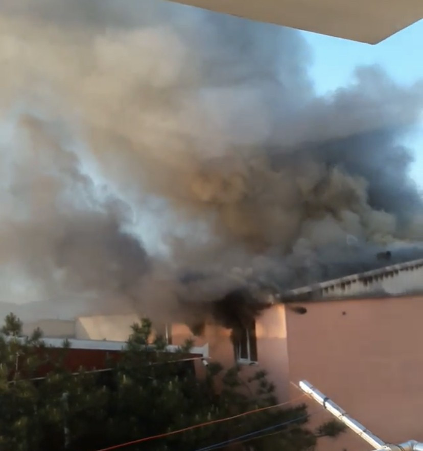 Cinnet geçiren adam evini yaktı - Resim : 4