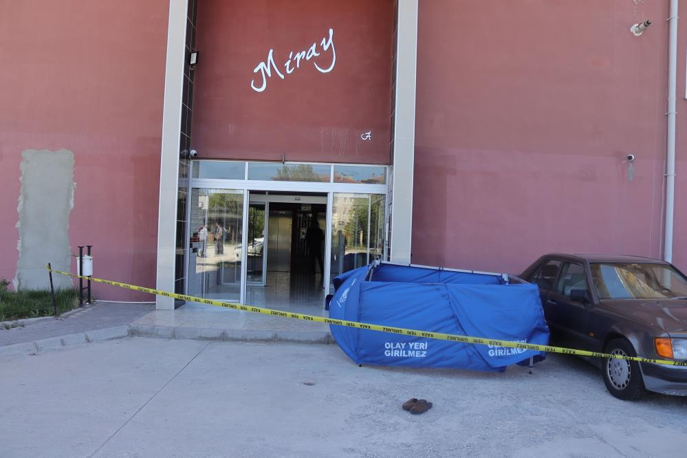 Kayseri'de yaşandı. Polisi görünce 10 kattan atladı - Resim : 2