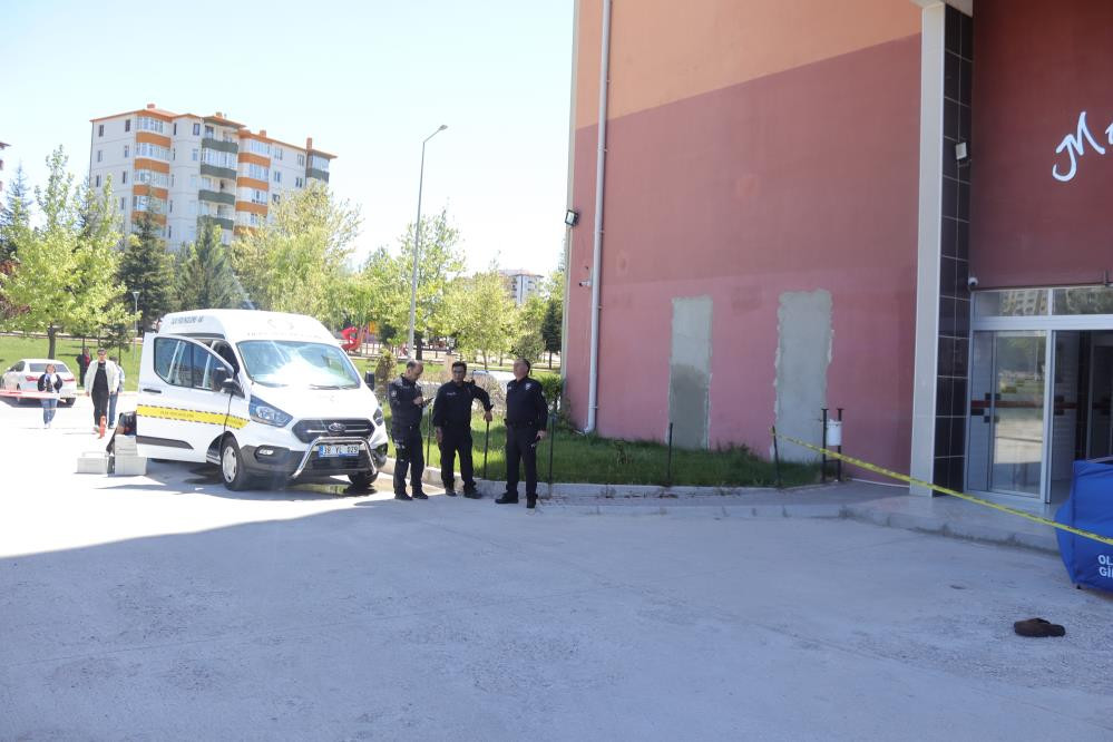 Kayseri'de yaşandı. Polisi görünce 10 kattan atladı - Resim : 3