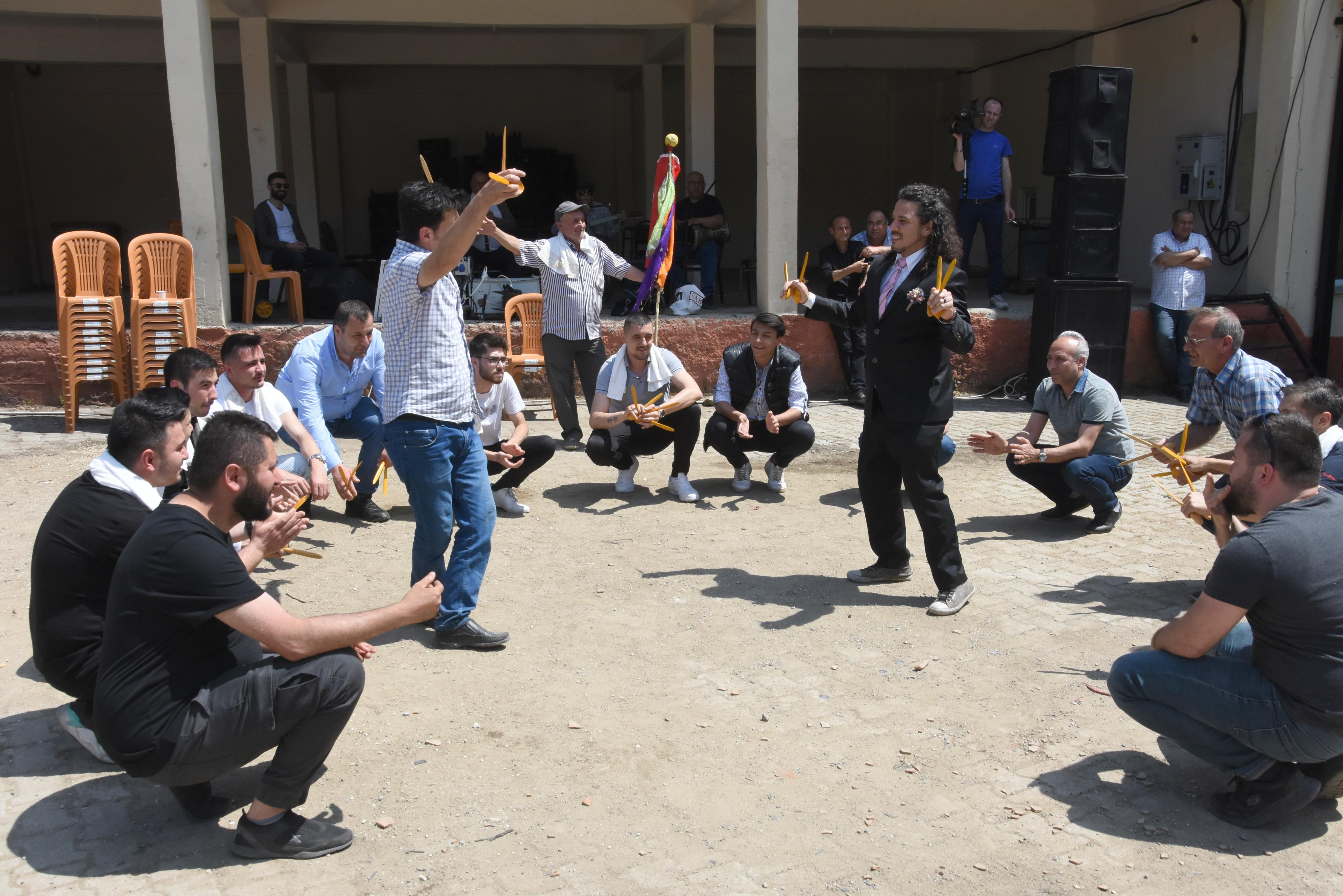 Brezilyalı müzisyen Türk kızıyla evlendi! Tahta kaşıkla çiftetelli oynadı… - Resim : 6