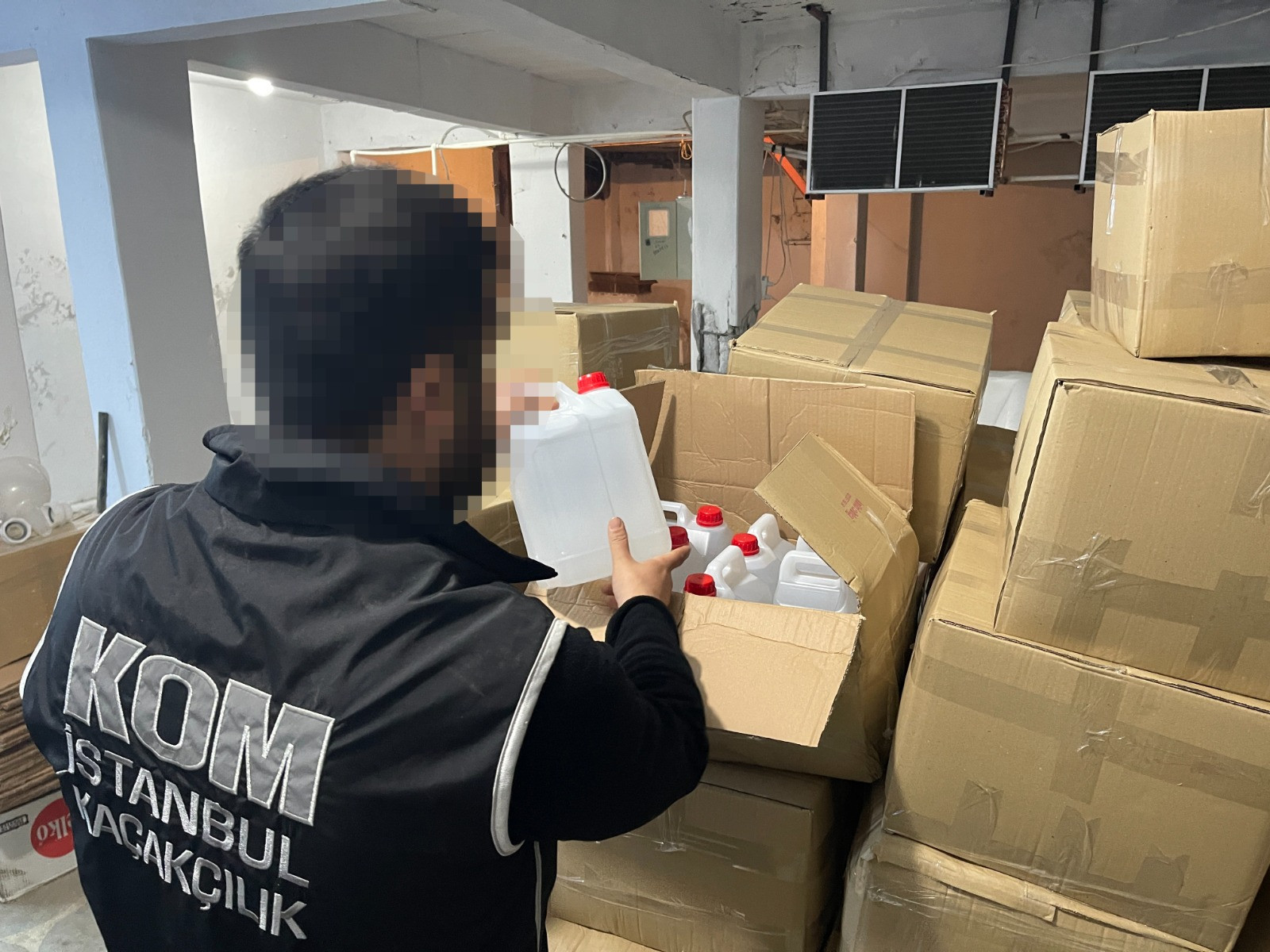 Büyükçekmece'de sahte içki operasyonu - Resim : 2