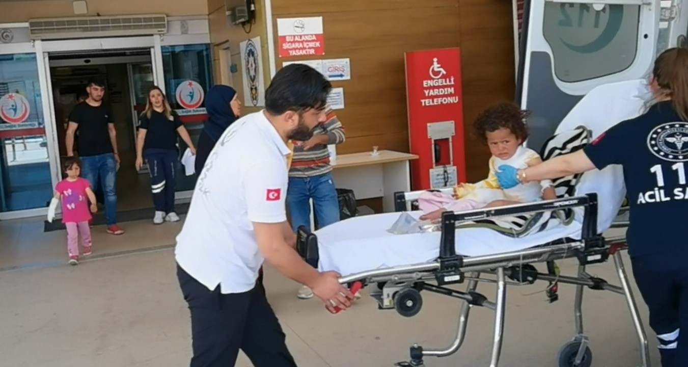 Üzerlerine kaynar su dökülen 2 kardeş yaralandı - Resim : 2