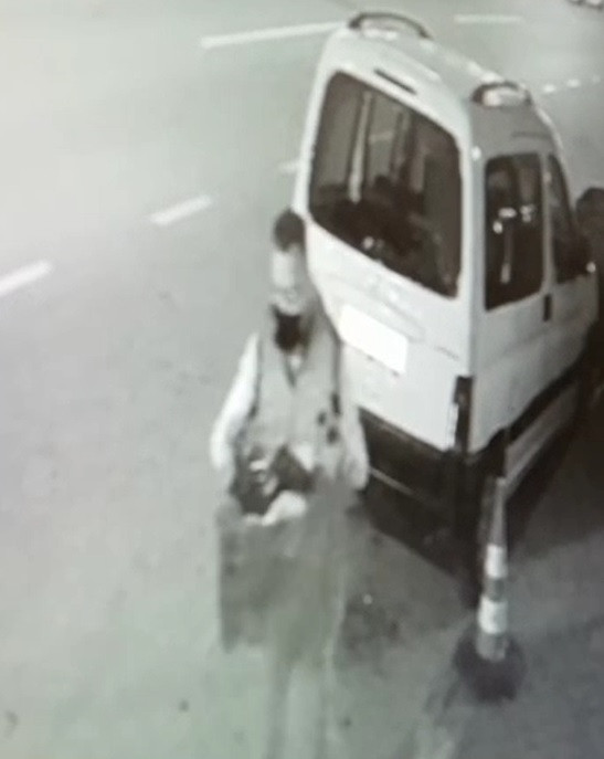 Araç sahiplerinin korkulu rüyası olmuştu. 11 araçtan 247 bin liralık hırsızlığın şüphelisi yakalandı - Resim : 3