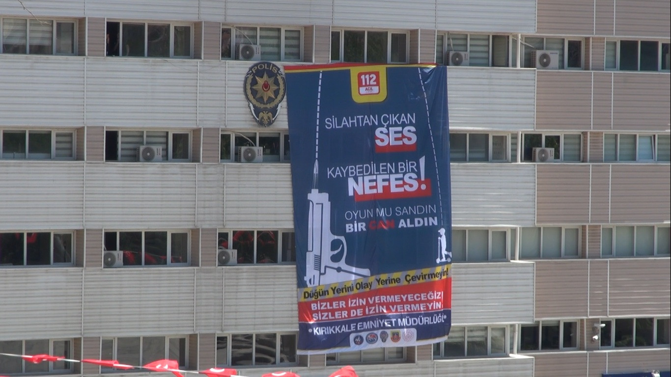 Gerçeğini aratmayan senaryo! Maganda kurşununa karşı tiyatrolu uyarı... - Resim : 2