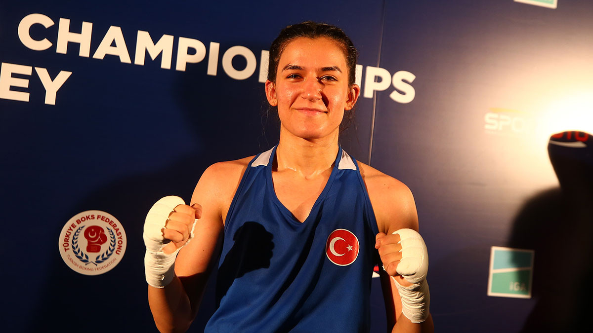 Hatice Akbaş 54 kiloda dünya şampiyonu oldu - Resim : 1