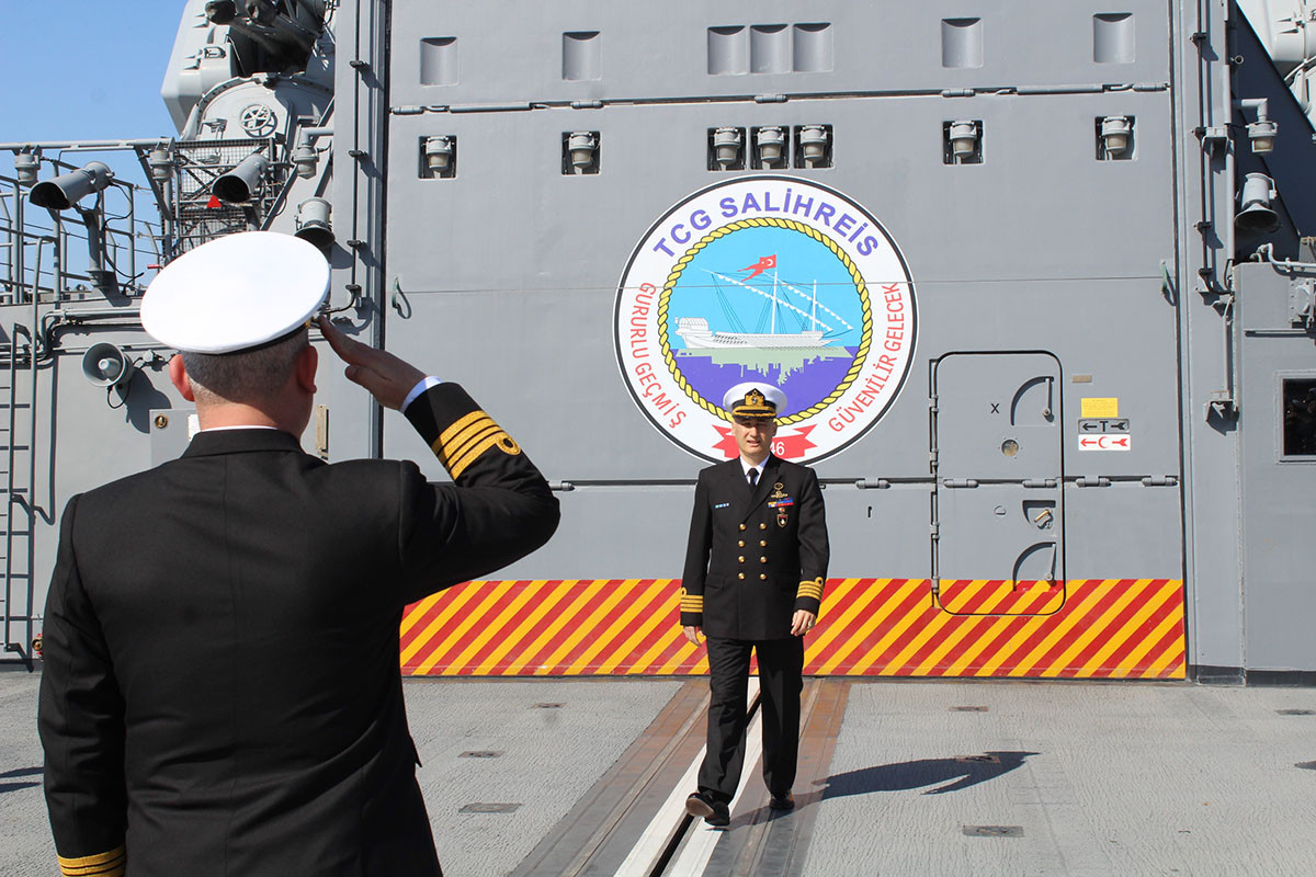 Bahriyeliler, TCG Salihreis'te bayramlaştı - Resim : 2