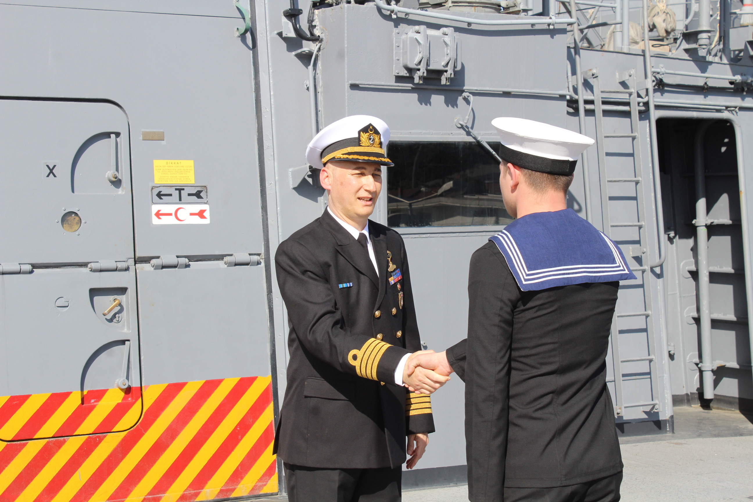 Bahriyeliler, TCG Salihreis'te bayramlaştı - Resim : 11