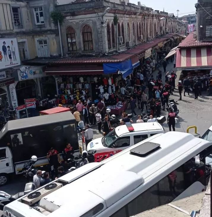 Beyazıt'ta silahlı çatışma! Bir polis memuru yaralandı - Resim : 1