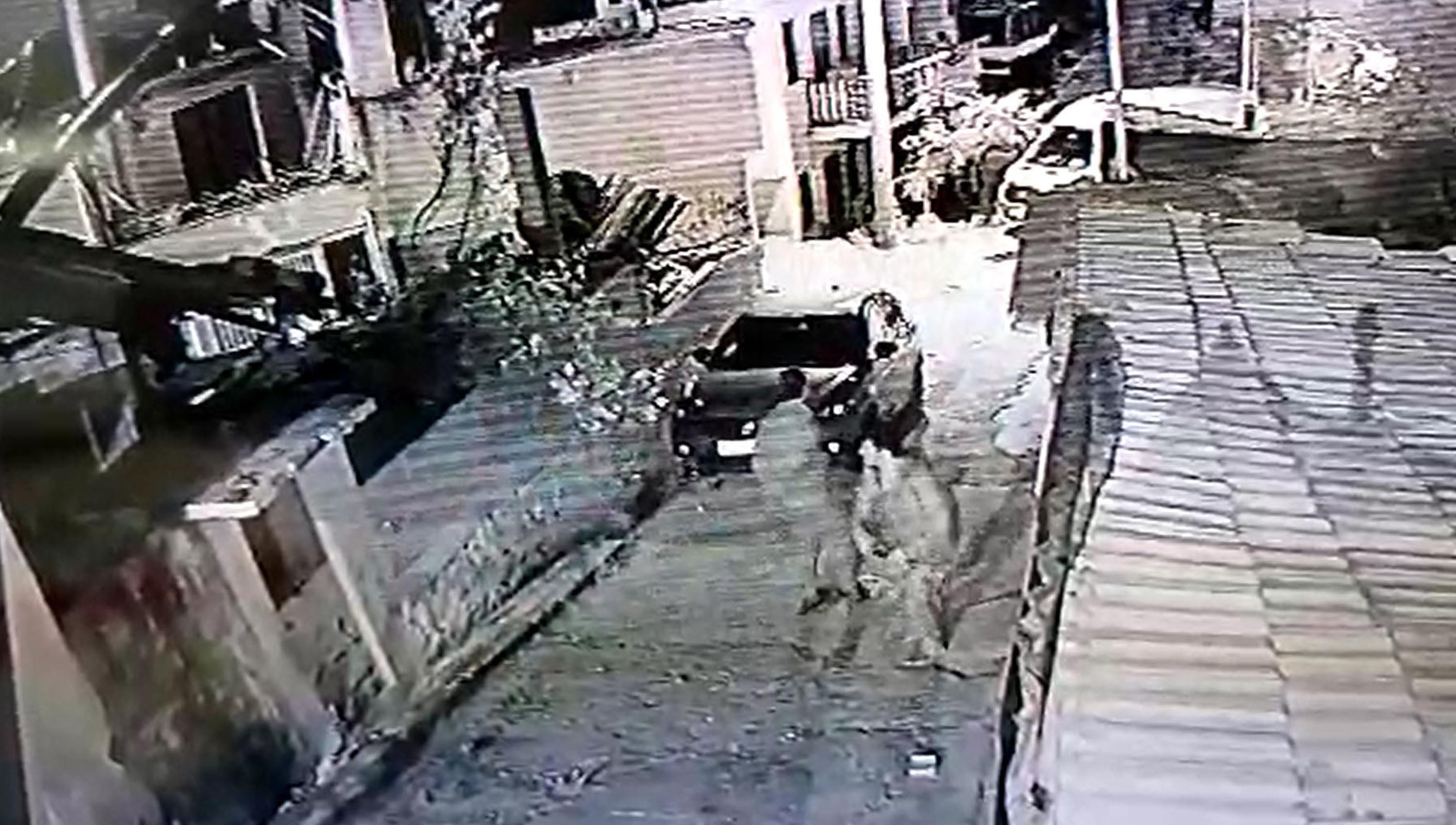 Doğal gaz kutularından bakır topraklama çubuğu hırsızlığı kamerada - Resim : 1