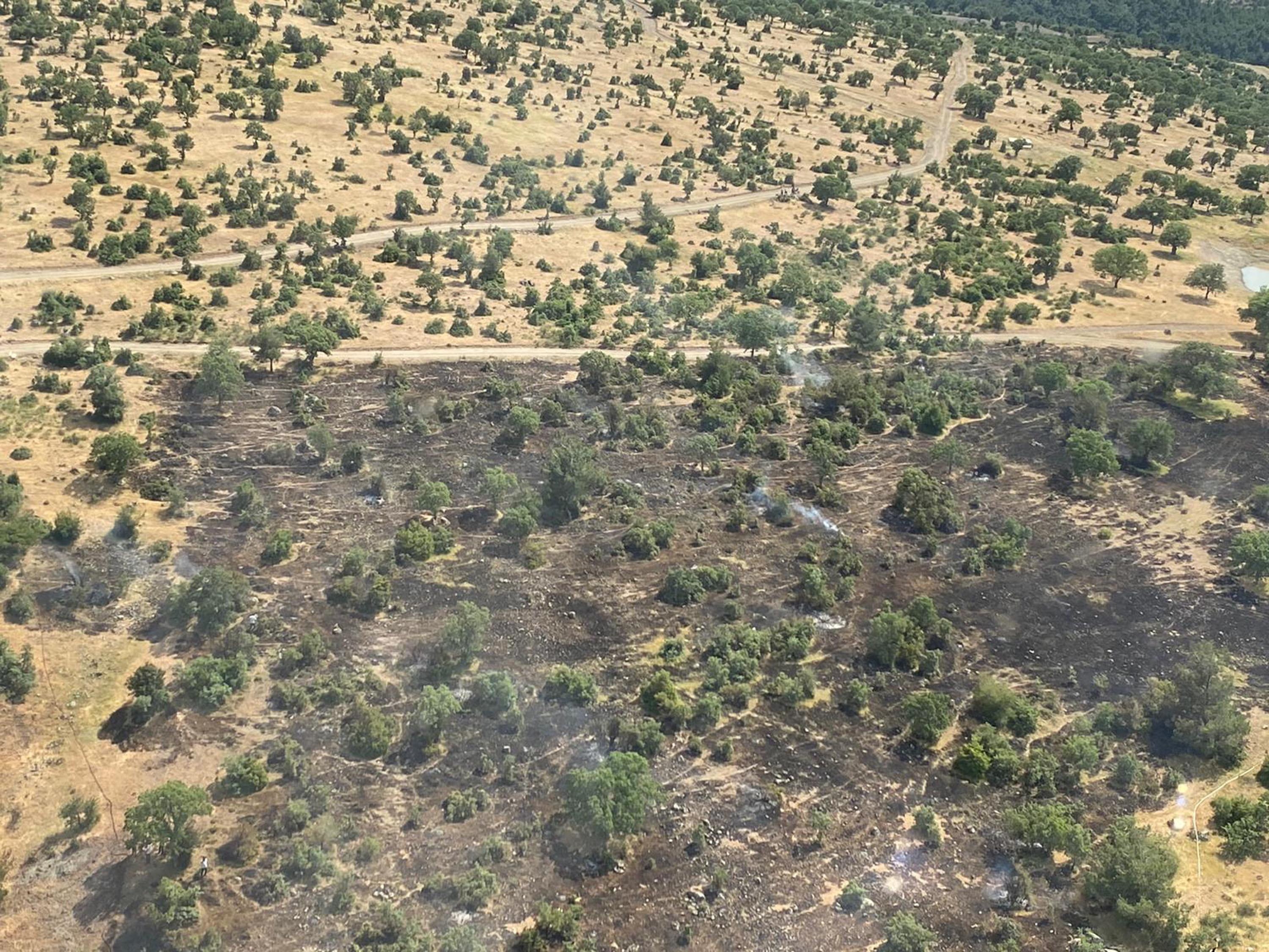 Manisa'daki orman yangını büyümeden söndürüldü - Resim : 4