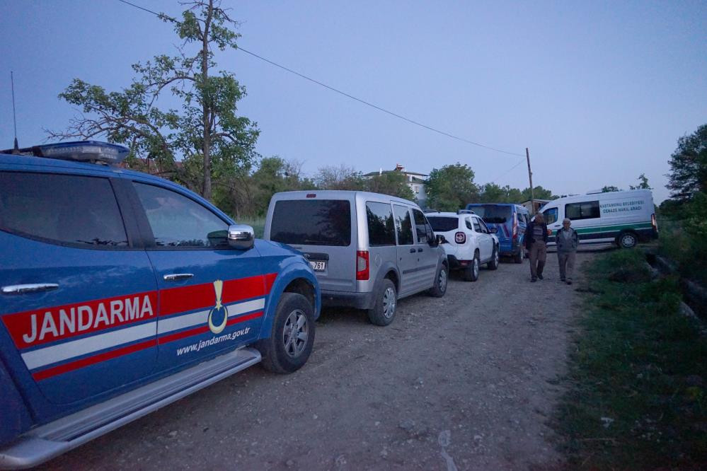 Başını çarpan çocuk öldü - Resim : 5