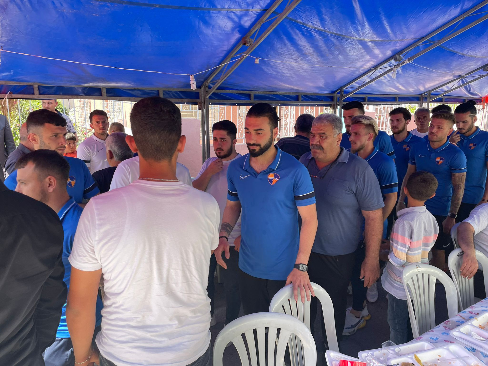 İskenderunsporlu futbolcular, şehit Bican Kapılay'ın mevlidine katıldı - Resim : 2