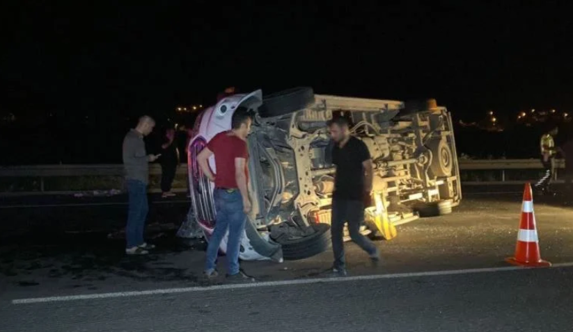 Öğrencileri taşıyan minibüs otoyolda kaza yaptı: 17 yaralı - Resim : 1