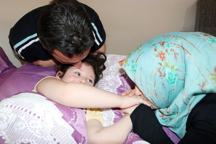 Azra, 6'ncı kattan değil kaydıraktan düştüğünü zannediyor - Resim : 3