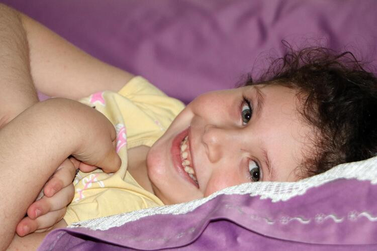 Azra, 6'ncı kattan değil kaydıraktan düştüğünü zannediyor - Resim : 5