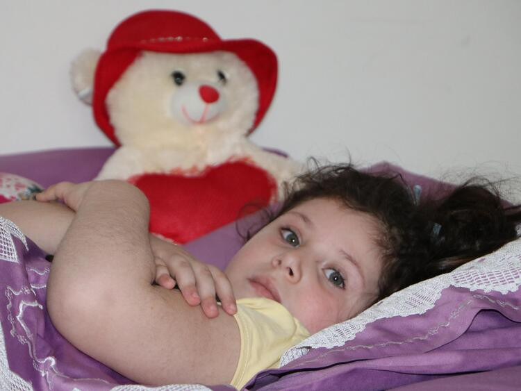 Azra, 6'ncı kattan değil kaydıraktan düştüğünü zannediyor - Resim : 6