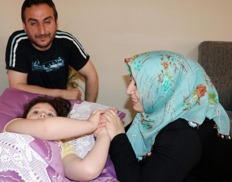 Azra, 6'ncı kattan değil kaydıraktan düştüğünü zannediyor - Resim : 7